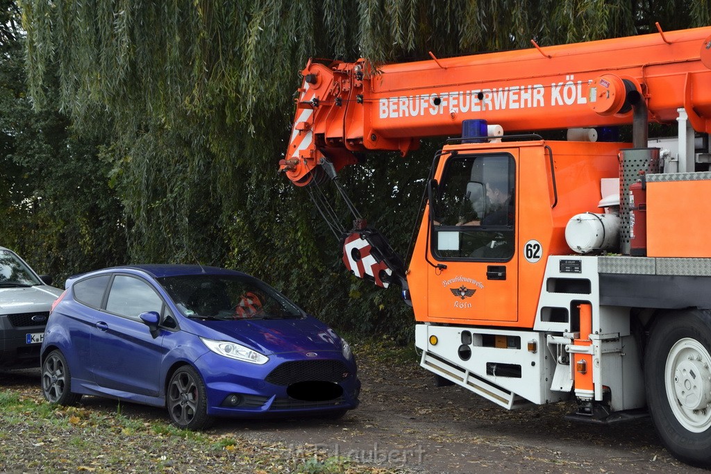 Einsatz BF Koeln PKW im See Koeln Esch P269.JPG - Miklos Laubert